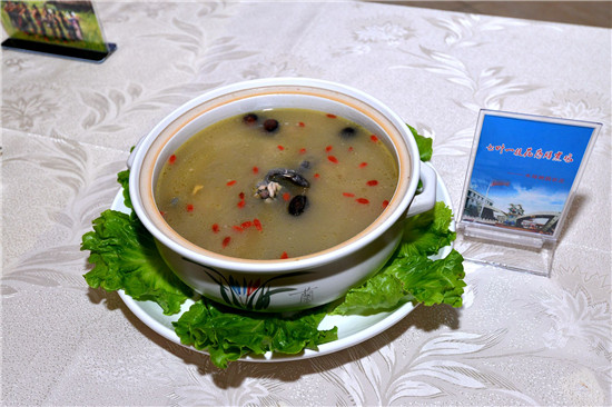 七叶一枝花药膳煮鸡