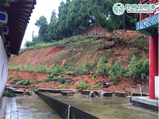 强降雨致筇竹寺后墙倒塌三处 五华区积极行动力保五百罗汉 强降雨致筇竹寺后墙倒塌三处 五华区积极行动力保五百罗汉