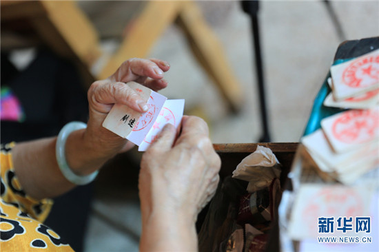 楼上唱戏楼下卖菜 这个菜市场里有天籁