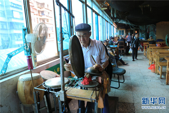 楼上唱戏楼下卖菜 这个菜市场里有天籁