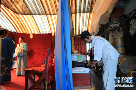 楼上唱戏楼下卖菜 这个菜市场里有天籁