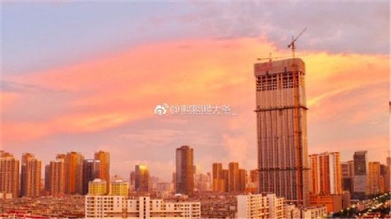 刷爆朋友圈的昆明晚霞 陶醉了一座春城 刷爆朋友圈的昆明晚霞 陶醉了一座春城