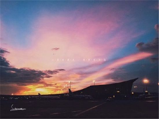 刷爆朋友圈的昆明晚霞 陶醉了一座春城 刷爆朋友圈的昆明晚霞 陶醉了一座春城