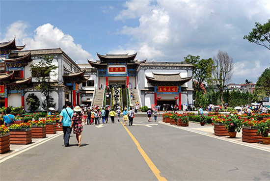 旅游购物难做了 经营19年的七彩云南更名转型