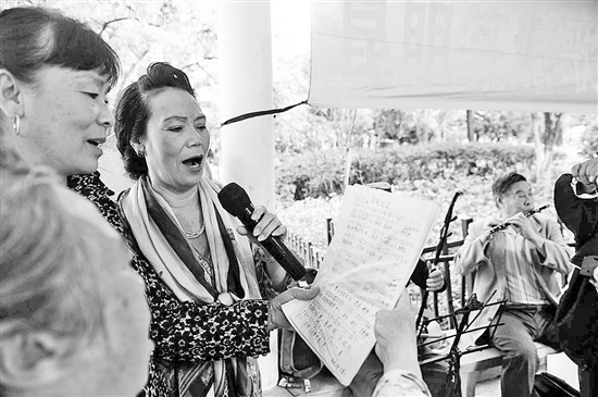 “九一八”昆明市民高歌《松花江上》