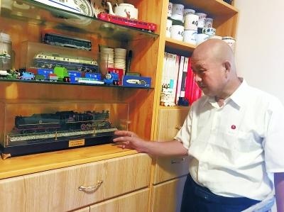 铁路迷“博物馆”数万藏品见证京津冀速度