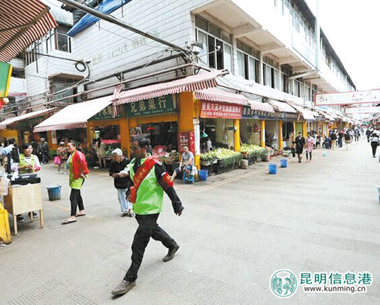 篆新农贸市场大变样 通道宽敞店铺干净管理更加规范