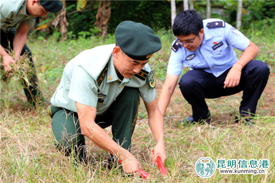 西双版纳警方开展“缅怀英烈 弘扬正气”烈士纪念活动