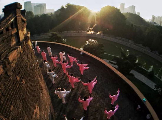 太极情（李伟明/摄）