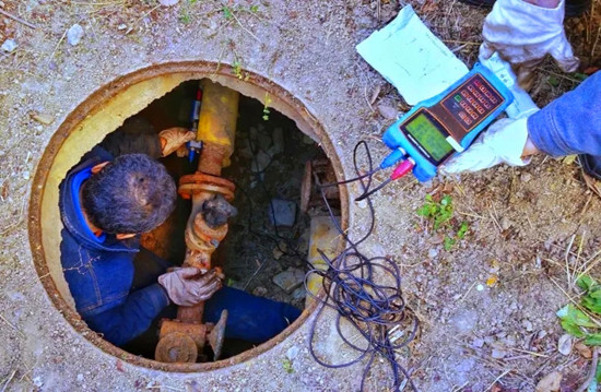 地下工作（王海/摄）