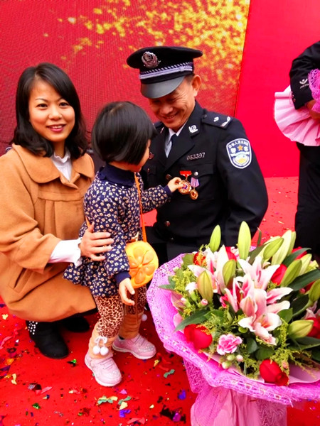 榜样（邹宇馨/摄）