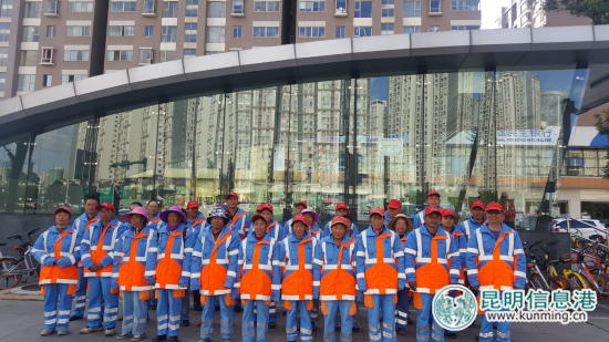 盘龙区京环盘宸公司为1200余名环卫工人发放“冬装”棉服 盘龙区京环盘宸公司为1200余名环卫工人发放“冬装”棉服