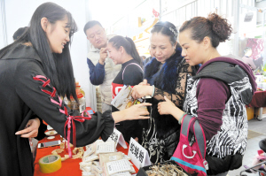 昆明特色中药材产品农博会上受青睐