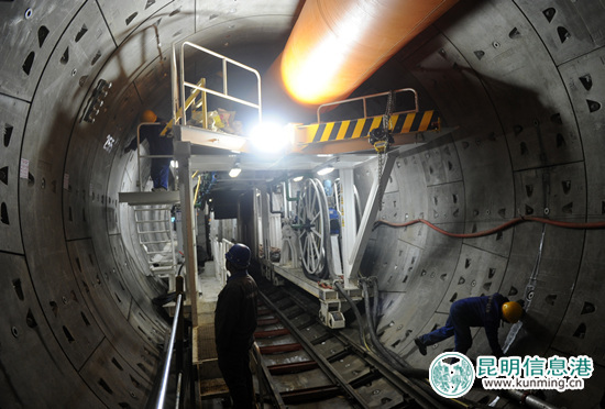 昆明发力区域性国际综合交通枢纽建设 地铁4号线9个车站已封顶