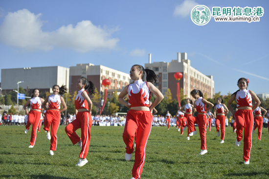 云南中医学院第十九届田径运动会开幕 1209名师生参赛