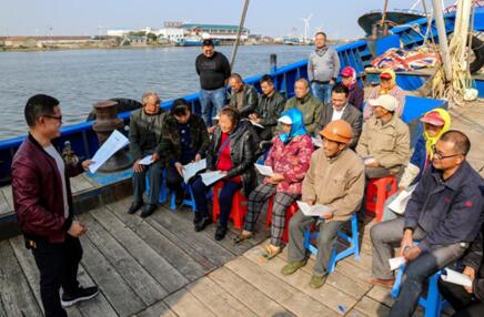 【领航新征程】海上风劲吹，离岸不离心！这里的宣讲员登海岛、进渔港、上渔船将党的十九大精神送到每一个角落