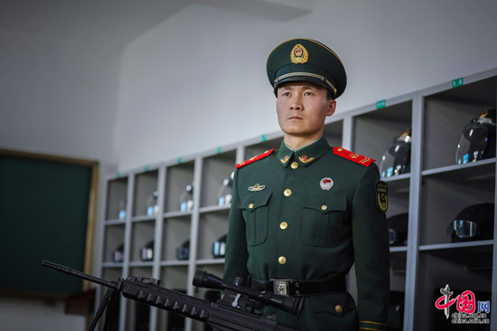 奉献高寒边疆的“神枪手”钟岩