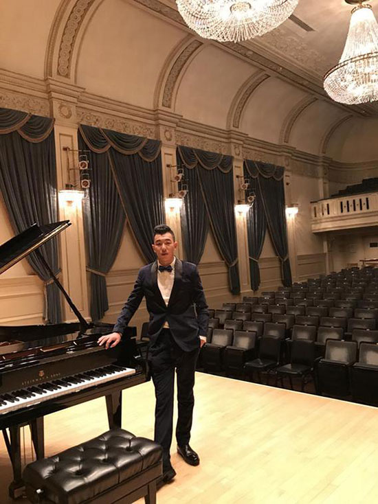 歌唱家吴柏成国际声乐比赛获奖 卡内基音乐厅唱响广西民歌 歌唱家吴柏成国际声乐比赛获奖 卡内基音乐厅唱响广西民歌