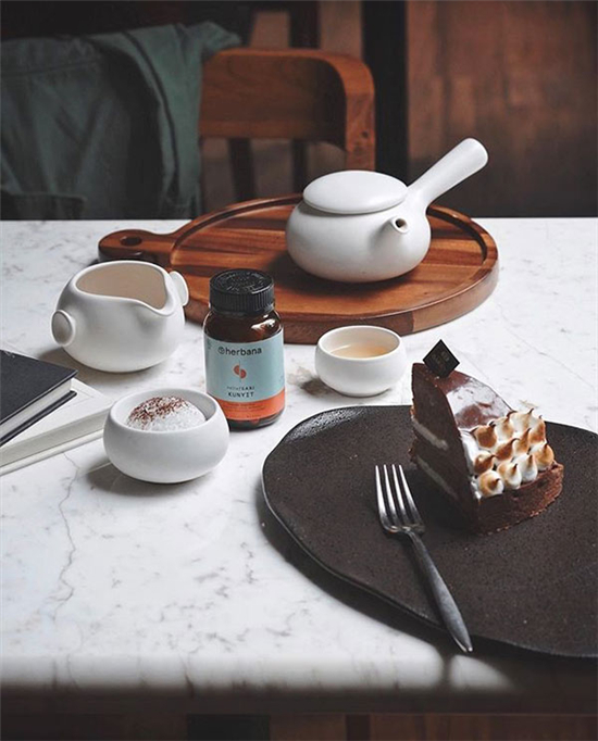 摆一摆桌面的餐具 选好构图拍出好片 摆一摆桌面的餐具 选好构图拍出好片