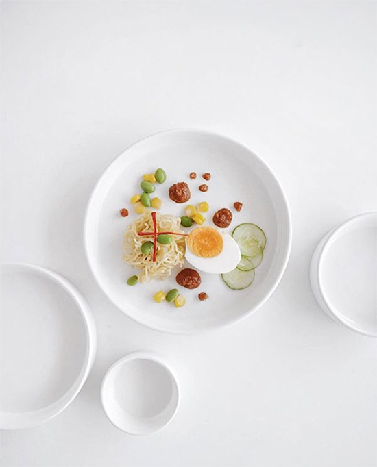 摆一摆桌面的餐具 选好构图拍出好片 摆一摆桌面的餐具 选好构图拍出好片