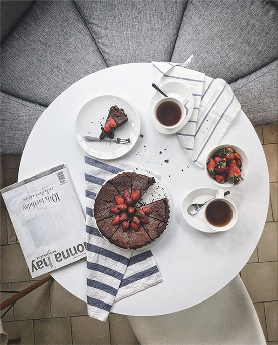 摆一摆桌面的餐具 选好构图拍出好片 摆一摆桌面的餐具 选好构图拍出好片