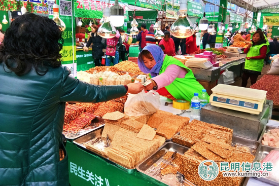 “流动农博会”亮相呈贡 优质农副产品价格多实惠 “流动农博会”亮相呈贡 优质农副产品价格多实惠