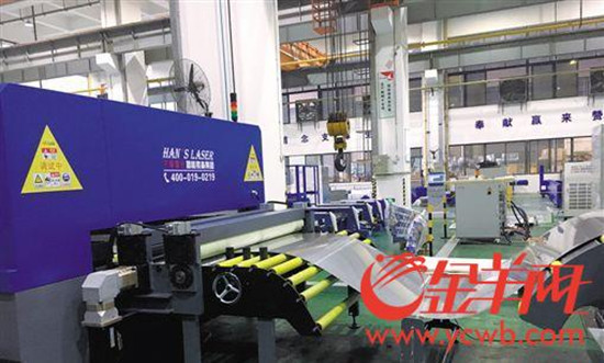 深圳市大族激光车间。记者吴晓娴/摄 深圳市大族激光车间。记者吴晓娴/摄