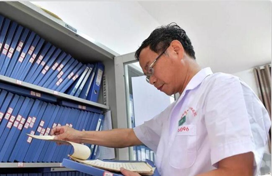 【十九大代表风采】28年，他坚守在这个外人“闻之色变”之地