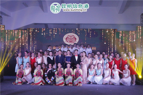 云南文化艺术职业学院综合艺术学院举办就业招聘会暨毕业展演