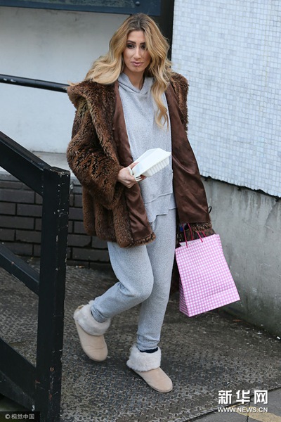 雪地靴帮你在这个冬天暖成一把火