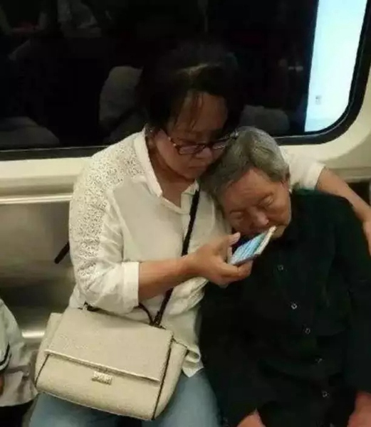 2017年最温暖的朋友圈：这一年，有你真好！