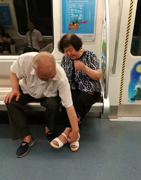 2017年最温暖的朋友圈：这一年，有你真好！