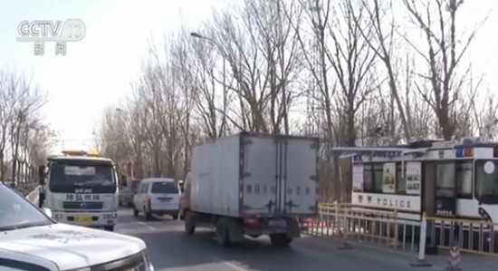 点赞交警！心梗病人遇早高峰 交警开辟绿色通道护送就医