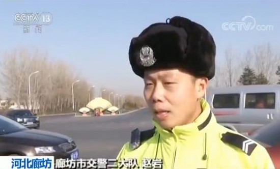 点赞交警！心梗病人遇早高峰 交警开辟绿色通道护送就医