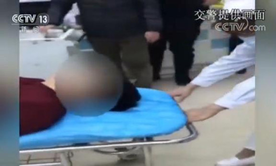 点赞交警！心梗病人遇早高峰 交警开辟绿色通道护送就医