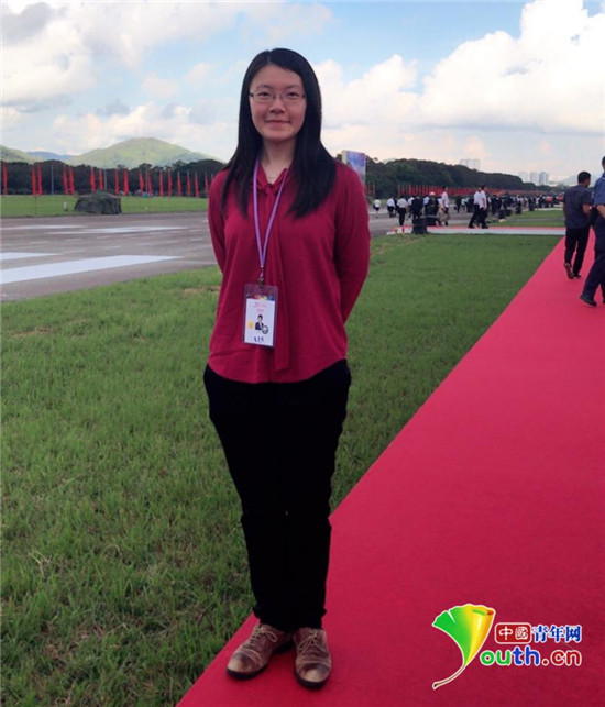 2017年6月30日,习近平主席在中国人民解放军驻香港部队石岗营区检阅部队,谢晓虹作为香港青年代表受邀观礼。本人供图 2017年6月30日,习近平主席在中国人民解放军驻香港部队石岗营区检阅部队,谢晓虹作为香港青年代表受邀观礼。本人供图