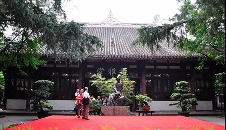 一间草屋就是'诗圣'杜甫的小天地