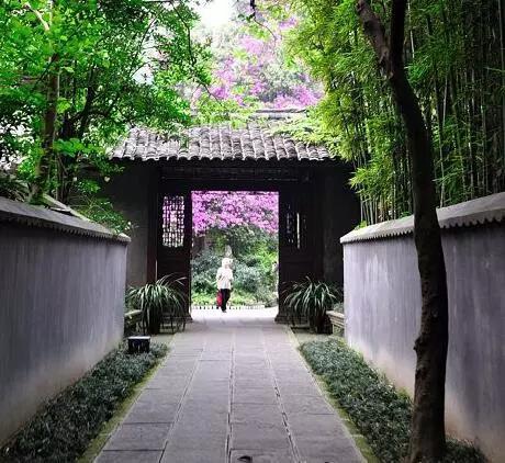 一间草屋就是'诗圣'杜甫的小天地