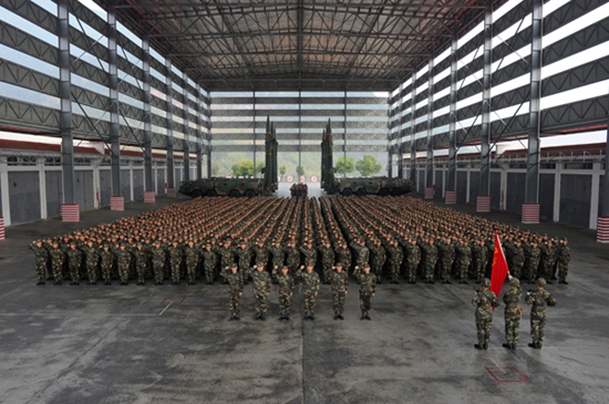 【党的十九大精神进军营】风雨砺剑！火箭兵枕戈待旦只为导弹腾飞