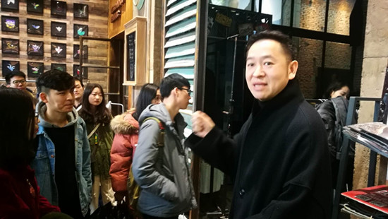 项江鹏带领大学生参观博洋