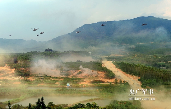 驾长车,锤炼铁甲雄风!东陆某旅闻令开训 驾长车,锤炼铁甲雄风!东陆某旅闻令开训