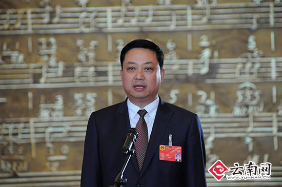 云南两会首设“代表通道” 人大代表现场谈履职话发展谋思路 云南两会首设“代表通道” 人大代表现场谈履职话发展谋思路