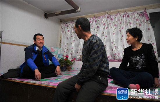 57个红手印留下的扶贫干部 57个红手印留下的扶贫干部