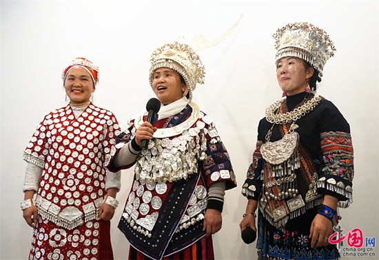 绣娘顾兰花:指尖绣出苗乡脱贫致富路 绣娘顾兰花:指尖绣出苗乡脱贫致富路