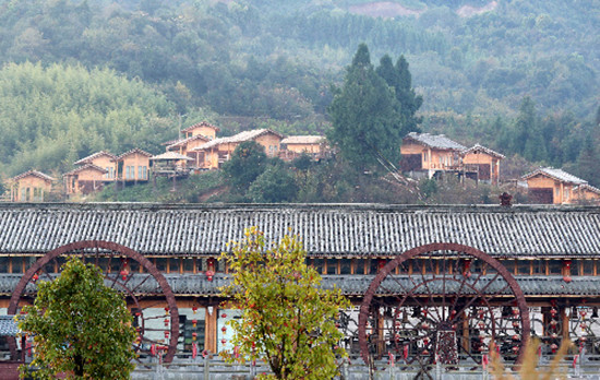 民族地区开展特色旅游。杨峥/摄