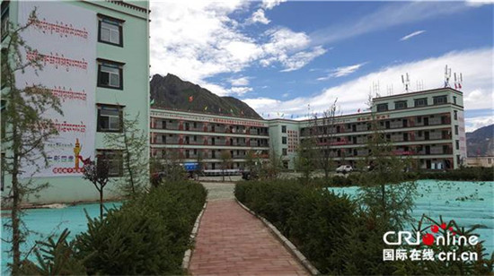 图为四季吉祥村为外地务工人员建设的住宿楼 来源:国际在线 图为四季吉祥村为外地务工人员建设的住宿楼 来源:国际在线