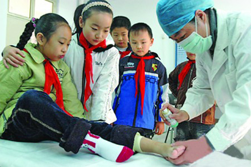 让校医成为中小学标配