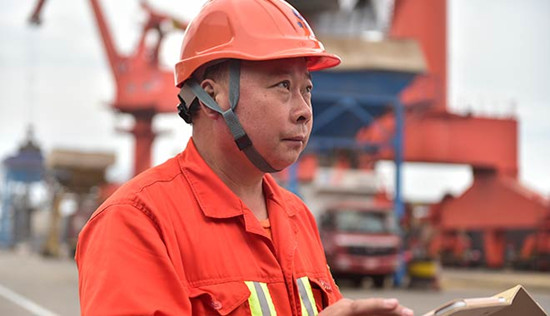 “点子大王”皮进军:四次刷新港口装卸世界纪录 “点子大王”皮进军:四次刷新港口装卸世界纪录