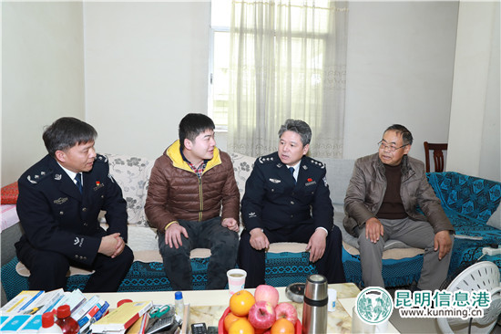 任军号看望慰问基层民警辅警和离退休老同志