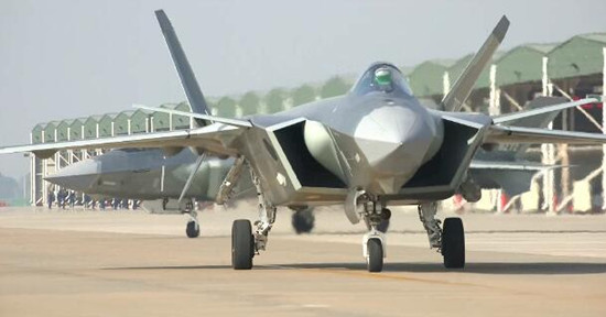 新一代隐身战斗机歼-20列装空军作战部队